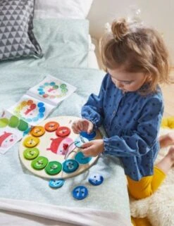 HABA 305288 Fädelspiel Regenbogenraupe 7 HABA 305288 Fädelspiel Regenbogenraupe -Haba 18381576 04